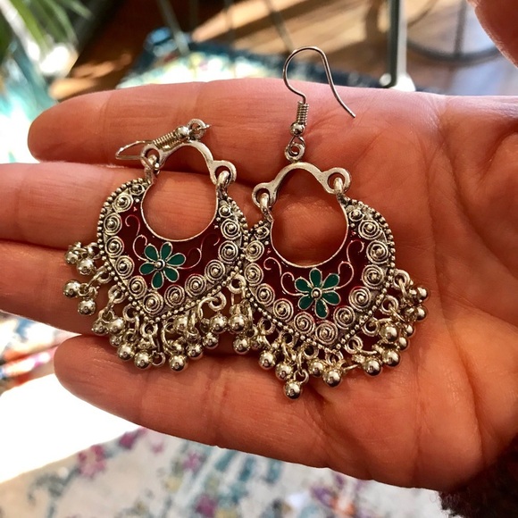 Bohemian charm enamel gypsy dangle earrings - Picture 6 of 8